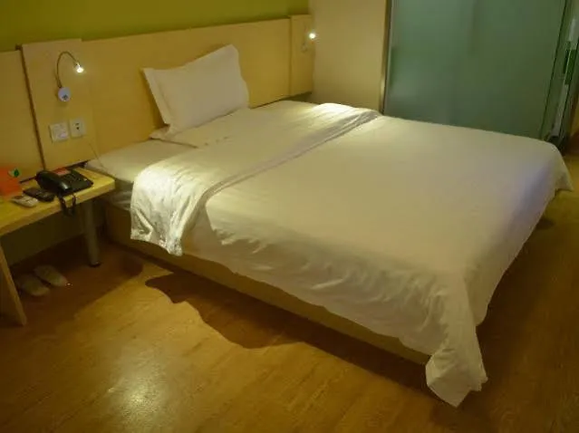 Hotel 7 Days Inn Zhuhai Jida Zhongdian Branch